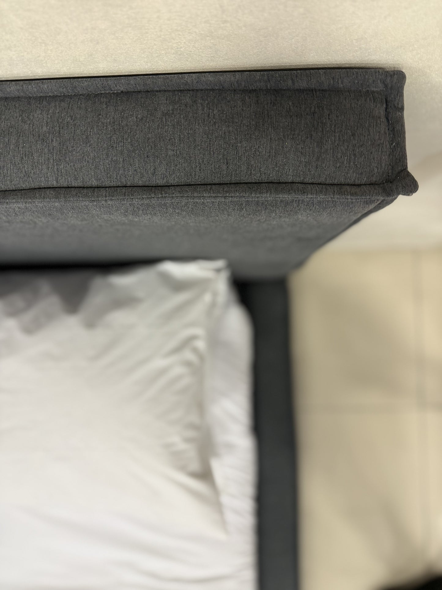 Luka Upholsterd Bed Set