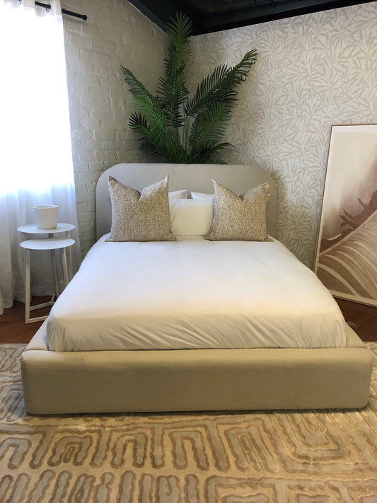 Willow Upholstered bed set