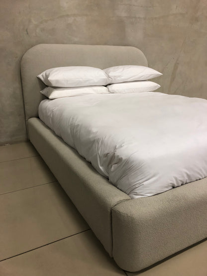 Willow Upholstered bed set