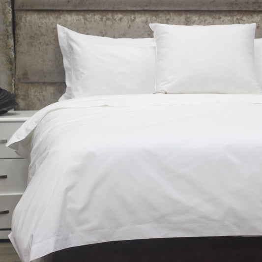 Oxford Cotton Duvet Cover with a classic design, perfect for a comfortable night’s sleep.