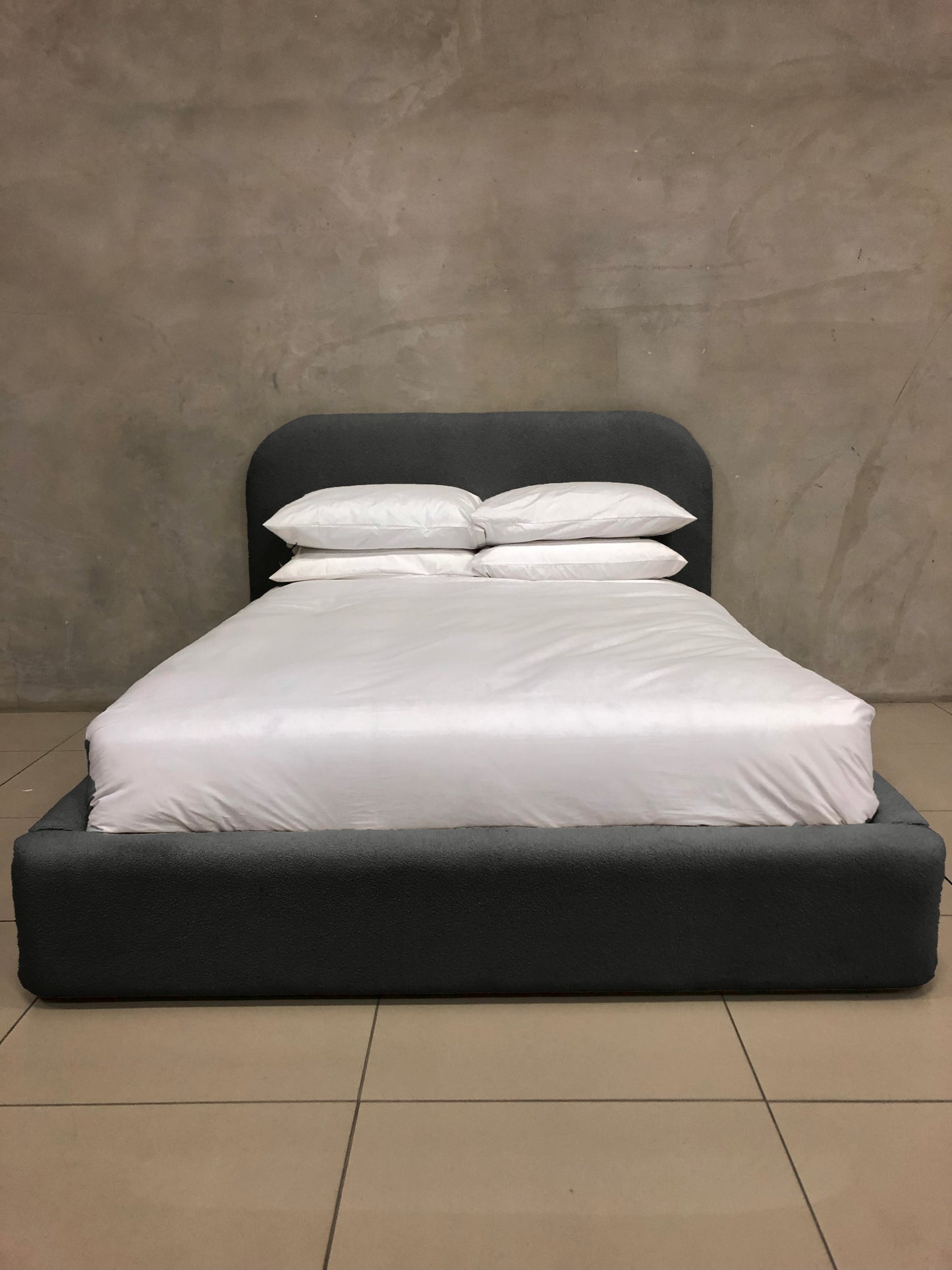 Willow Upholstered bed set