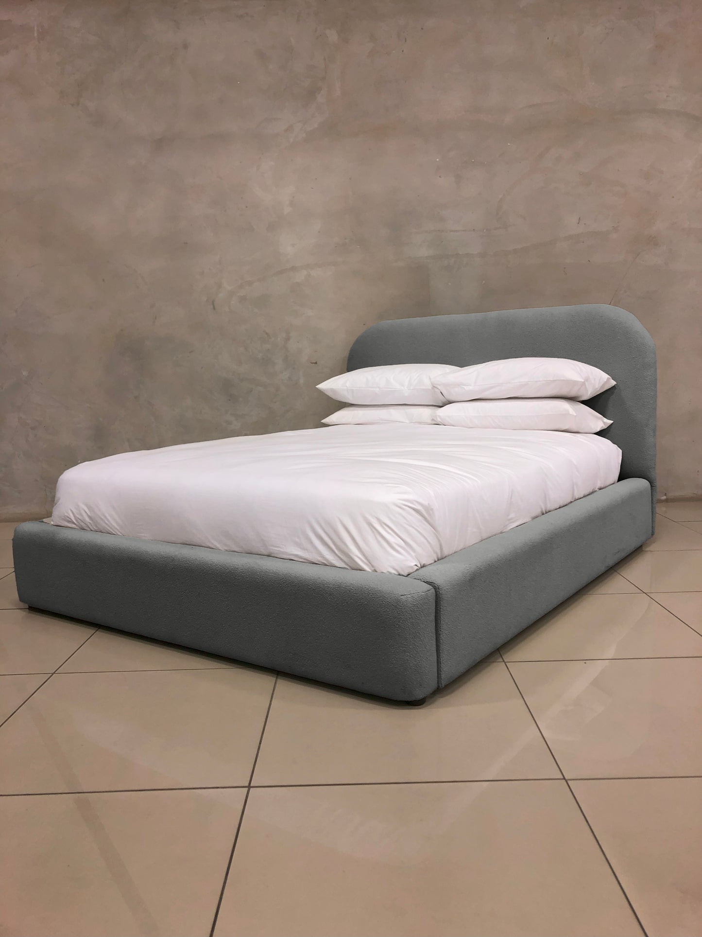 Willow Upholstered bed set