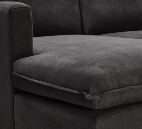 Stylish and functional California Daybed with an L-shaped corner and detachable ottoman.