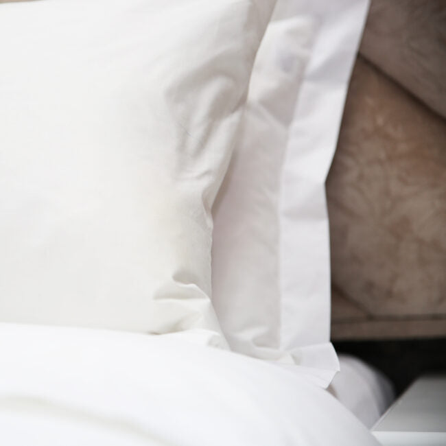 Microfiber Duvet Inner with cotton linen, providing a cosy and inviting sleep environment.